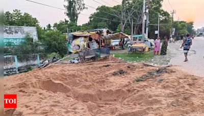 Out-of-control truck kills 4 family members on Ayodhya Highway | Lucknow News - Times of India