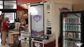 Instalan máquinas expendedoras automáticas de balas en Estados Unidos