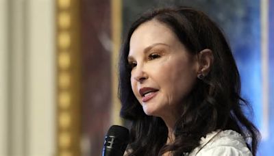 Ashley Judd e la rivolta dopo lo stop al processo Weinstein: «Noi sappiamo cosa ha fatto»