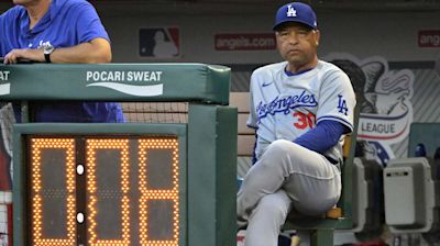 Padres have Dave Roberts mistake to thank for their postseason-clinching triple play