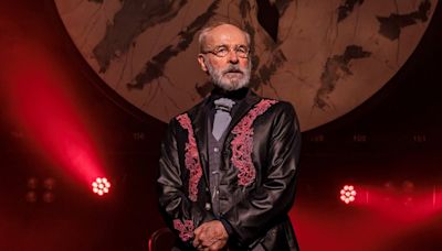 Osmar Prado comenta emoção de retornar aos palcos, após 10 anos, no espetáculo 'O Veneno do Teatro' | Diversão | O Dia