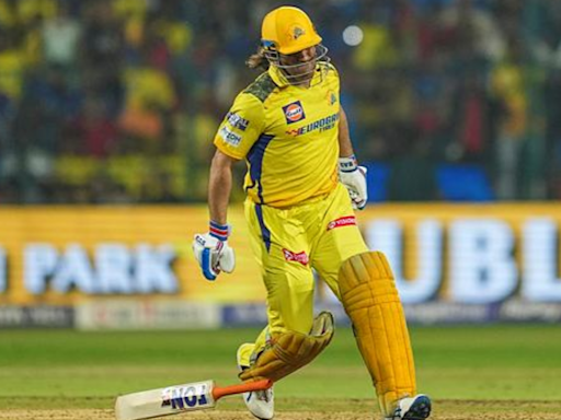 RCB vs CSK: Disappointed MS Dhoni leaves field early without shaking hands after loss- Watch