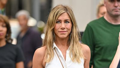 Jennifer Aniston é surpreendida com polícia em sua casa após ligação sobre seu bem-estar - Hugo Gloss