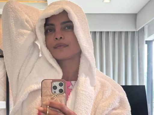 Priyanka Chopra Jonas no make-up morning selfie | - Times of India