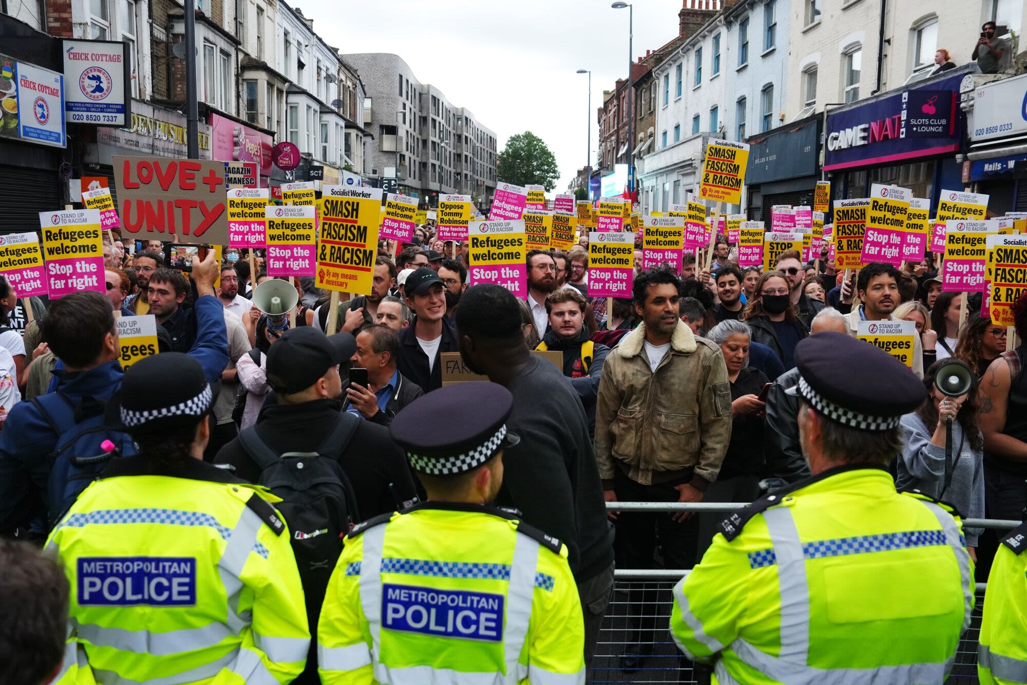 Anti-Racism Protesters Give UK Some Respite After Days of Riots