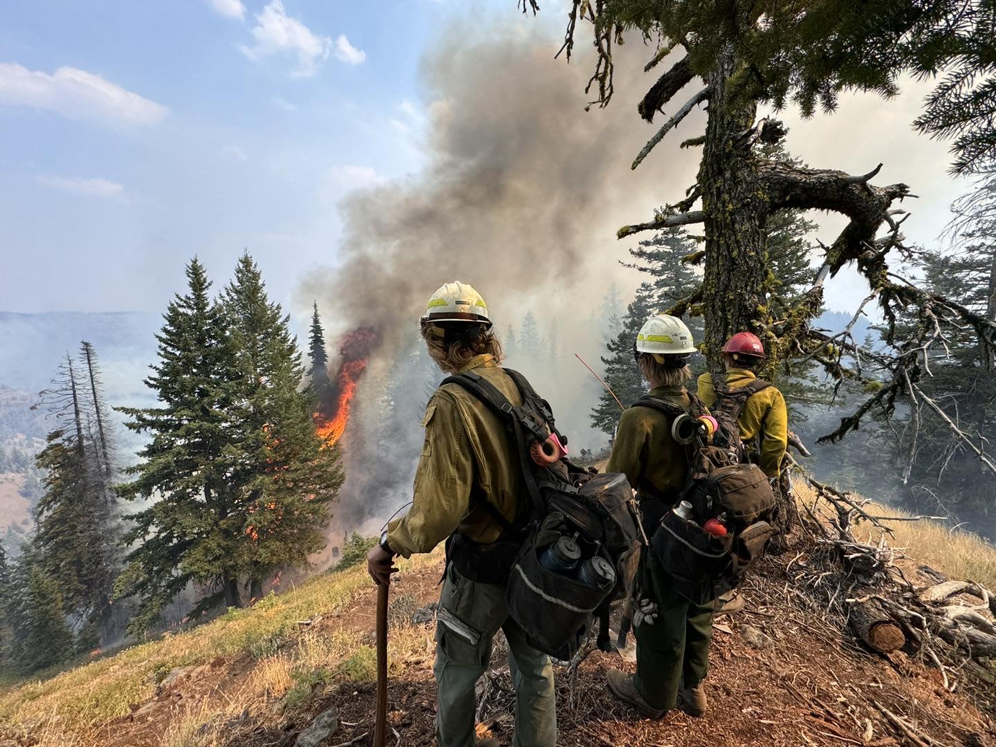 Thousands of acres burning across Washington