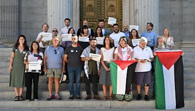 Sumar y varios socios presionan al PSOE con una ley para prohibir la compraventa de armas a Israel