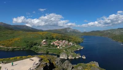 El pequeño pueblo de Palencia incrustado a los pies de un embalse que cuenta con una de las mejores vistas de Castilla y León