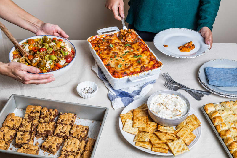 A "Progressive Dinner" Is the Retro Party You Need to Try This Weekend