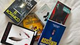 10 thrillers imprescindibles para leer en verano: del ritmo del ‘Cuarto Mono’ a la exquisita prosa de ‘El Poeta’