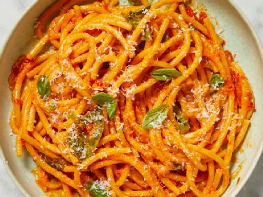 This “Beloved” Jarred Pasta Sauce Tastes Even Better Than Homemade (No, It’s Not Rao’s)