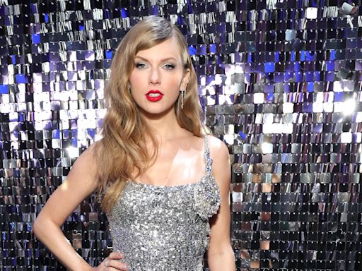 The Mystery and Allure of Taylor Swift's "Basic" Beauty Aesthetic