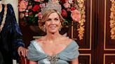 Máxima impacta con un vestido de escote viral y la tiara más valiosa de su colección