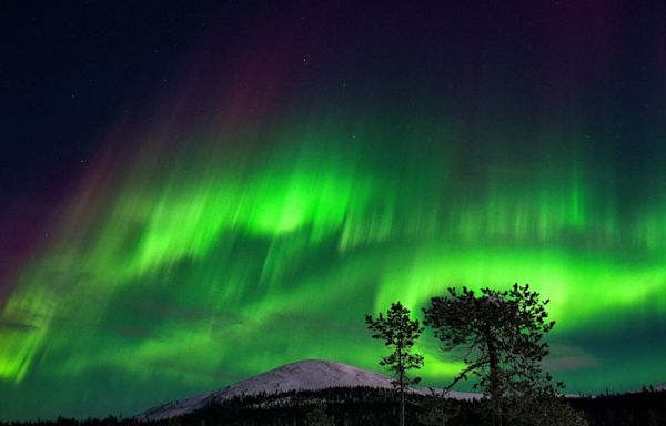 Northern Lights to illuminate skies Friday. Will they be visible in the Chicago area?