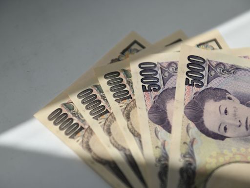 Yen Slides to Weakest Since 1986, Raising Risk of Intervention
