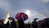 Mourners watching the Queen’s coffin and the King to expect mixed autumn weather