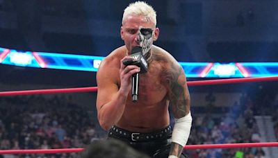 Darby Allin es atropellado por un autobús en Nueva York