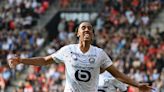 Foot: le jeune défenseur Leny Yoro quitte Lille pour Manchester United