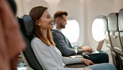 Plane passengers get upgraded—Luckily their friends are sat behind