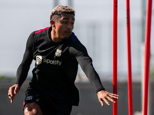 Julián Araujo, gran novedad en el entrenamiento de Flick