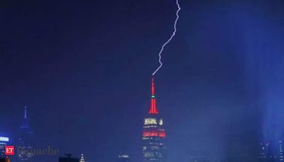 New York’s Empire State Building struck by lightning, pic goes viral