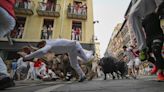 NO COMMENT: Six personnes blessées lors du sixième jour de la course de taureaux de San Fermín