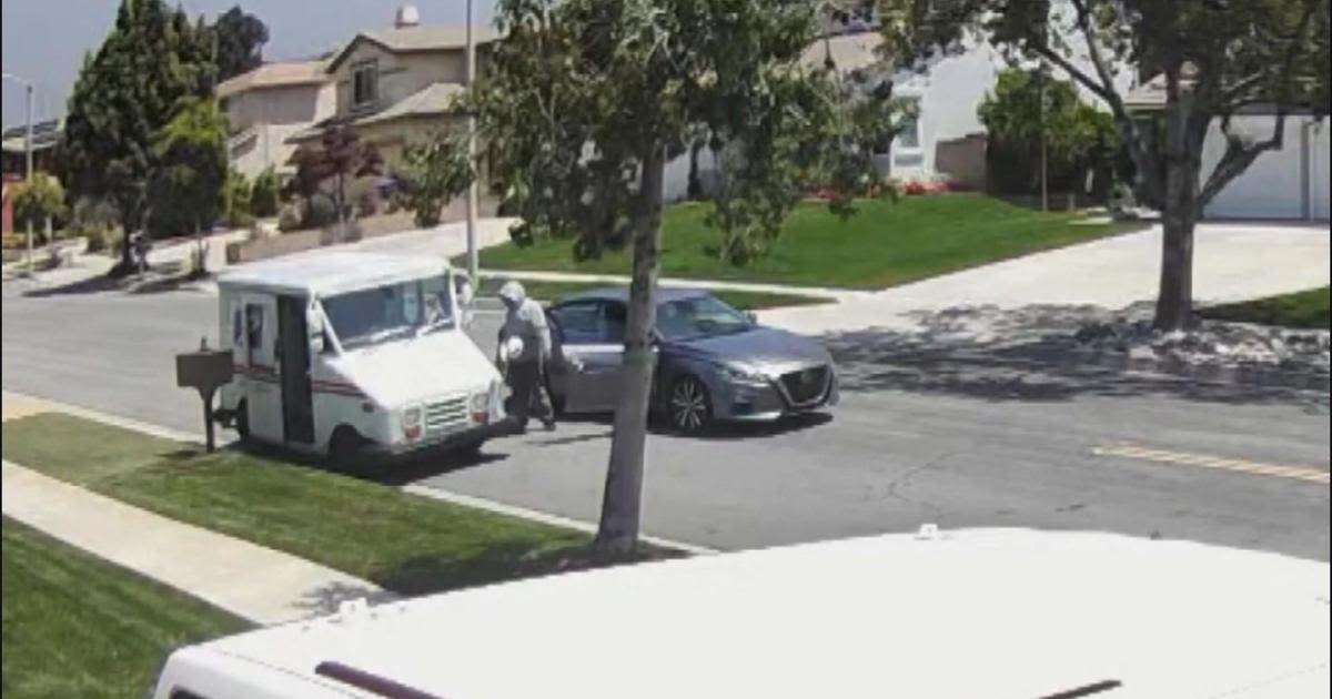 Postal carrier robbed in Rancho Cucamonga neighborhood