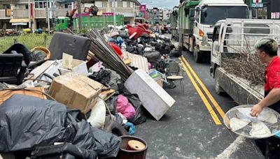 災後照曝光！仁武灣內里驚見「垃圾長城」 居民急善後家園│TVBS新聞網