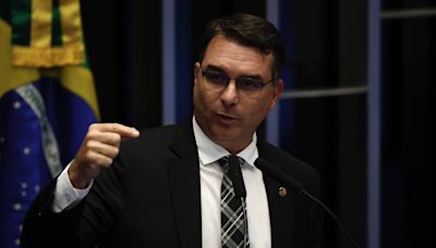 Brasília Hoje: Flávio Bolsonaro cria site para explicar 'PEC das Praias' e defende que não há privatização