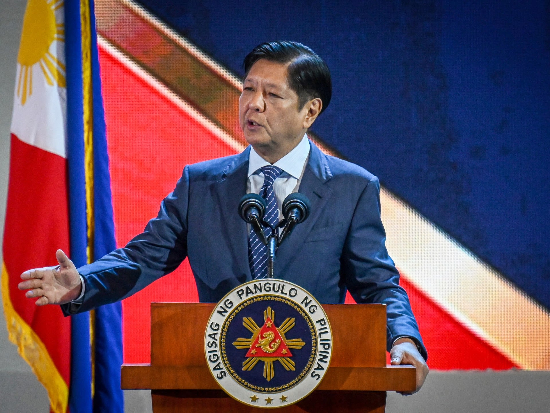 As Philippines’s Marcos addresses nation, economy, Duterte rift loom large