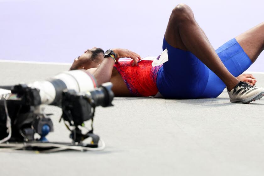 Noah Lyles comes up short in Olympic men's 200 meters while battling COVID