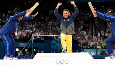 Simone Biles reveló por qué decidieron hacer una reverencia a Rebeca Andrade tras su histórico oro en los Juegos Olímpicos