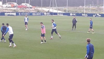 David García, Aimar Oroz y Jose Arnaiz trabajan con el grupo