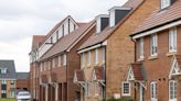 UK Home Sellers Trim Discounts as Expectations for Rate Cut Grow