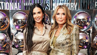 En jupe naïade, Demi Moore électrise une soirée de gala à New York