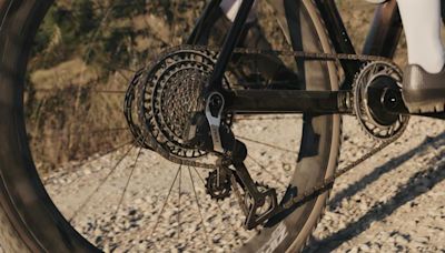 Nuevo SRAM Red XPLR AXS: la primera transmisión de 13 velocidades de la marca al detalle (componentes, peso y precio)