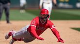 Angels avert road sweep vs. A's with 5-run 8th
