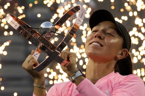 Jessica Pegula goes back-to-back at National Bank Open by taking down fellow American Amanda Anisimova - The Boston Globe