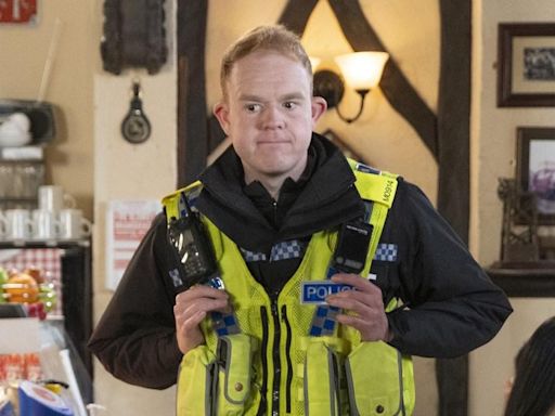 Craig fears the worst as he makes new enemy after shocking arrest in Corrie
