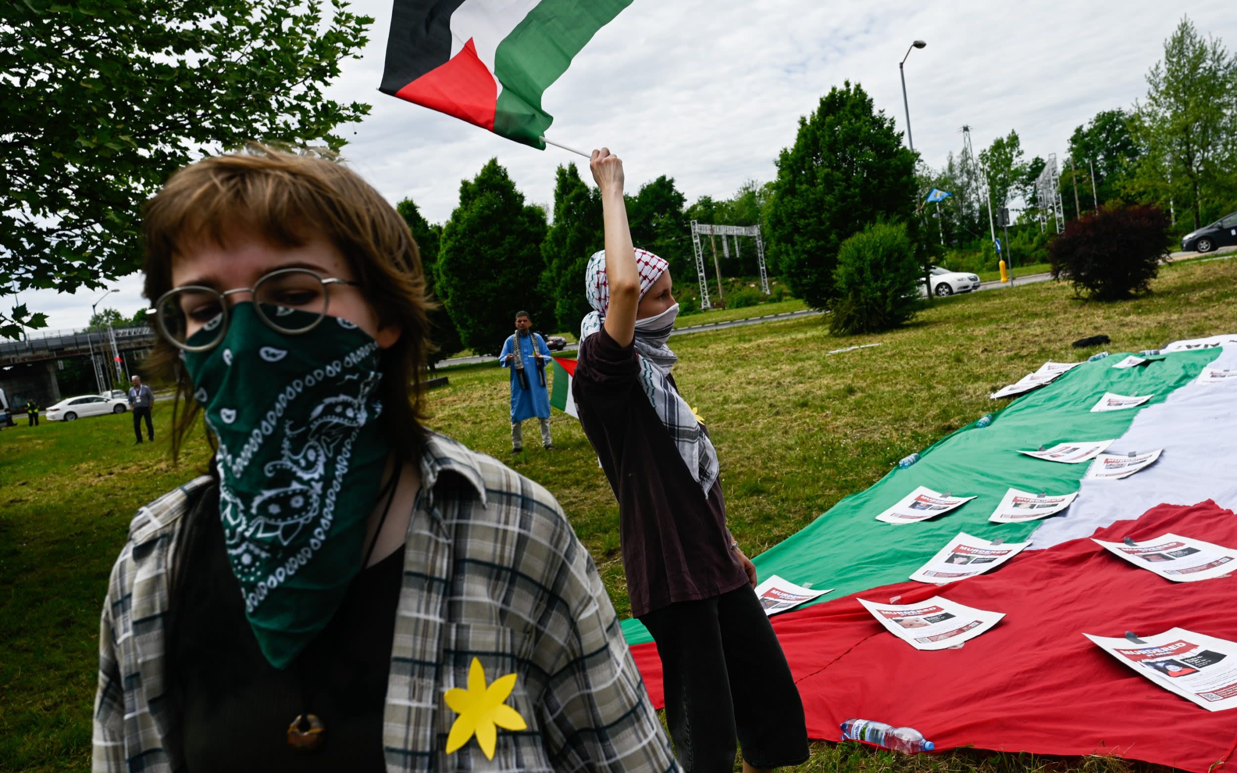 Pro-Palestinian protesters disrupt Auschwitz remembrance march