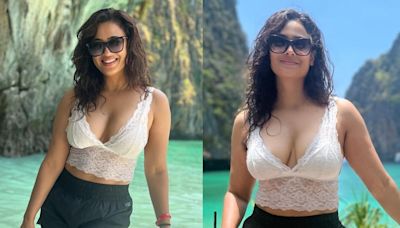 Sexy! Shweta Tiwari Goes Bold As She Flaunts Ample Cleavage In A White Bralette; See Hot Photos - News18
