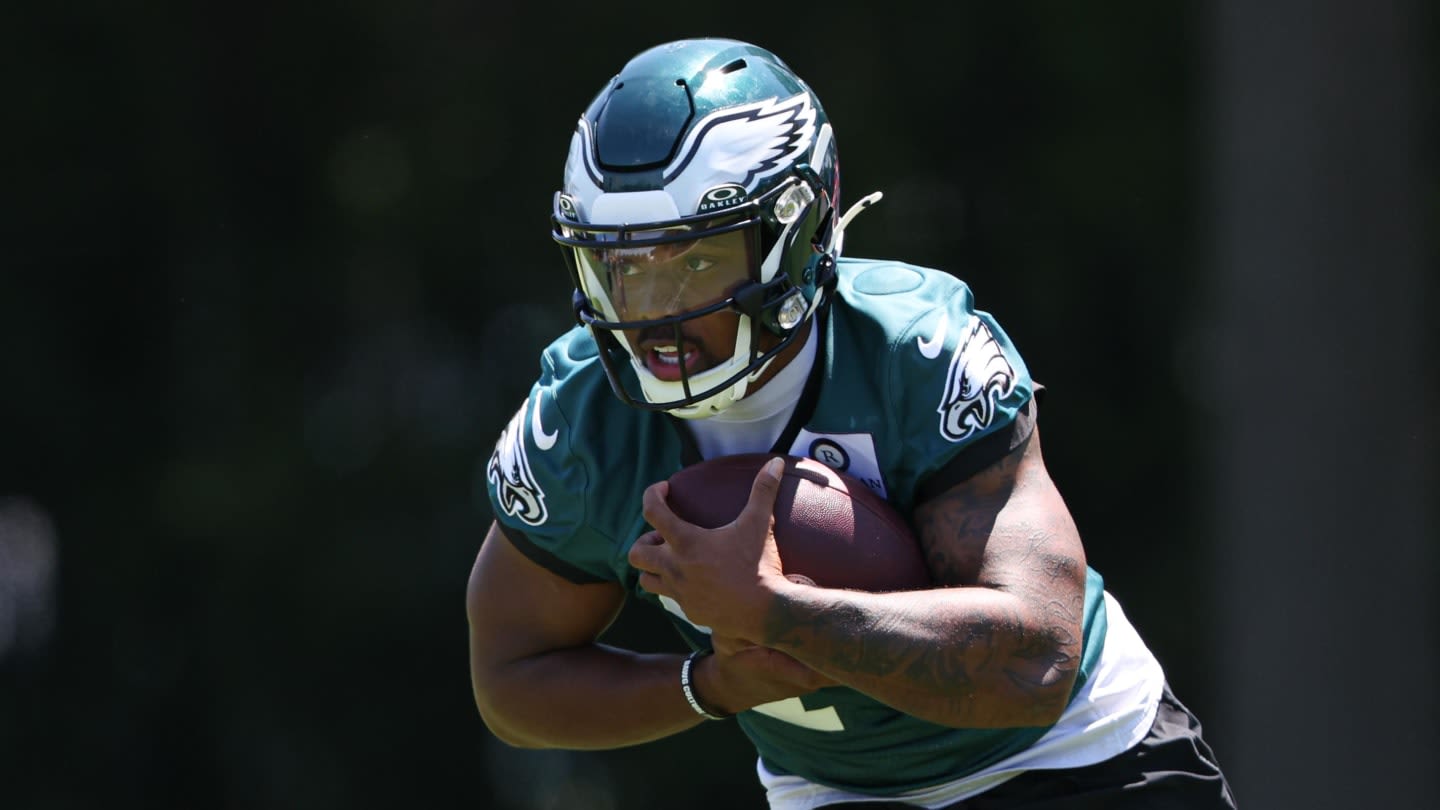 Eagles Running Back Called 'Top Trade Candidate' After Career Year