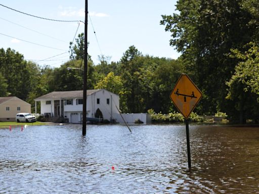 U.S. Senate panel divided over climate as cause of rising insurance premiums