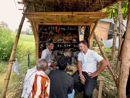 Rahul Gandhi Gifts Sewing Machine to UP Cobbler, Emphasizes Leadership