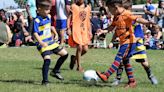 Los niños y un cierre que incluye copas y medallas para todos