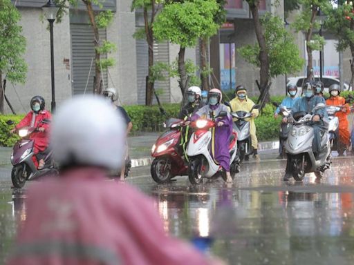 雷雨狂炸2縣市「列淹水二級警戒」 嘉義居民崩潰曝災情