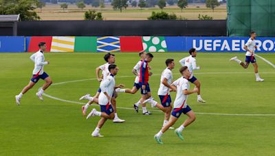 Morata no descansa y trabaja con los suplentes