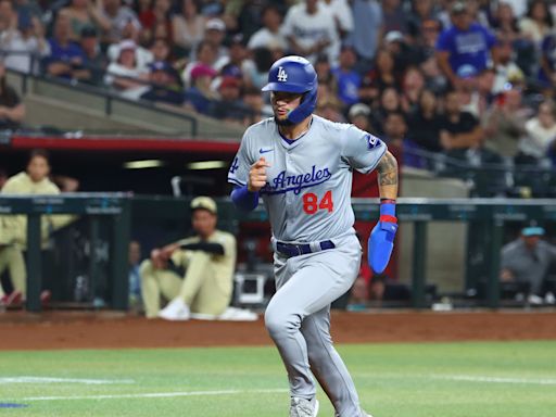 Dave Roberts Gives Dodgers Rookie Andy Pages His Flowers