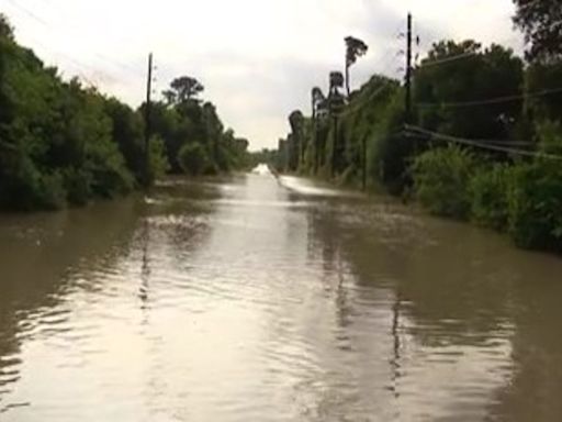 Kingwood residents face escalating floods; officials urge evacuation but some remain