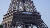 La Torre Eiffel ya luce los anillos olímpicos